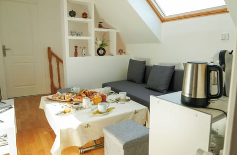 Suite | Interior