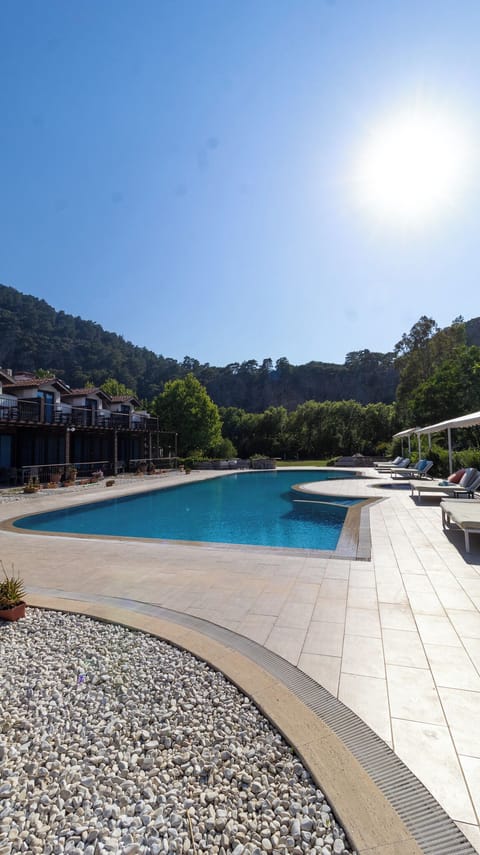 Suite, 1 Bedroom, Poolside | View from room