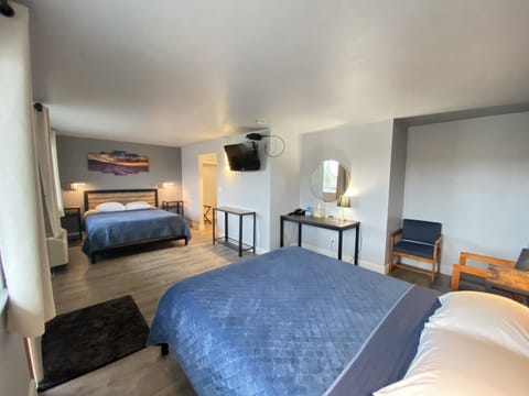 Room, 2 Queen Beds | Individually decorated, individually furnished, desk, free WiFi