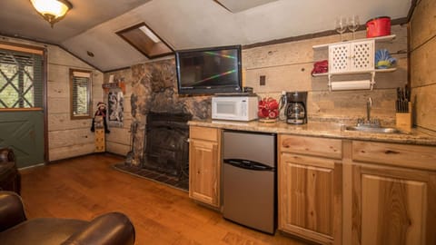 Juniper | Private kitchenette | Fridge, microwave, stovetop, coffee/tea maker