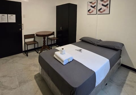 Standard Room, 1 Queen Bed | Free WiFi
