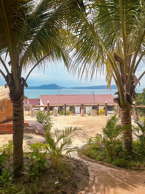 Classic Double Room, Balcony, Partial Ocean View | Property grounds