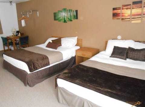 Premium bedding, iron/ironing board, free WiFi, bed sheets