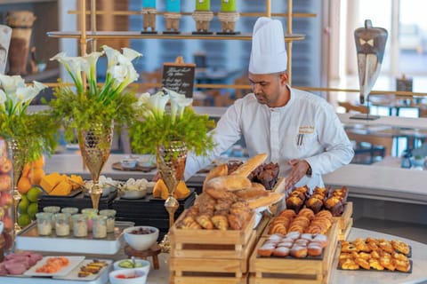 Daily buffet breakfast for a fee