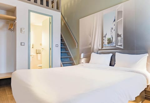 Quadruple Room, Non Smoking | WiFi (free), bed sheets