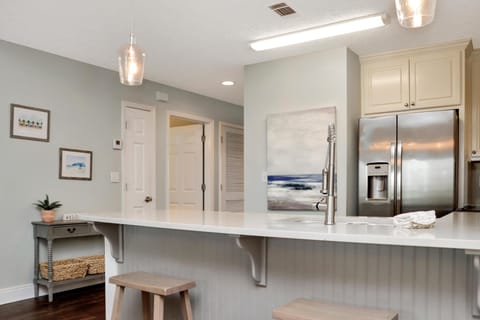 Condo, Multiple Beds (Summerhouse 206 - Brown Eyed Girl) | Interior
