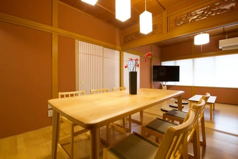 Apartment | Dining