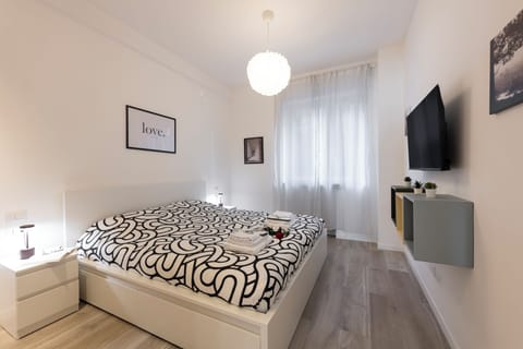 Apartment, 2 Bedrooms, Balcony, Courtyard View | Iron/ironing board, free WiFi