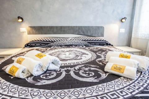 Room, Balcony | WiFi (free)