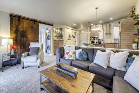 Apartment (2 Bedrooms) | Front of property