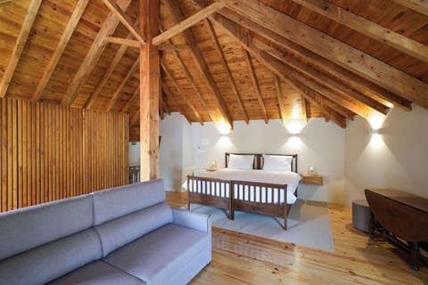Classic Studio, Balcony, Mountain View | Bed sheets