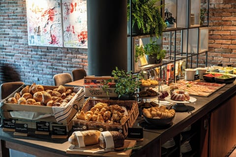 Daily buffet breakfast for a fee