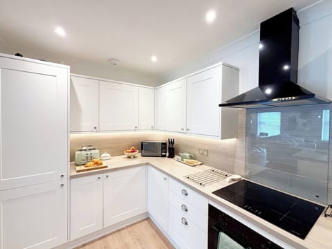 Dishwasher, cookware/dishes/utensils