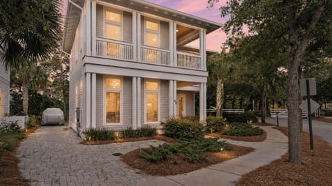 House (4 Bedrooms) | Front of property