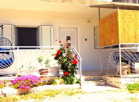 House (Holiday Home Sunny Retreat - With Ter) | Terrace/patio