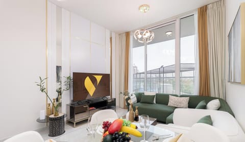 Deluxe Apartment, Balcony, City View | Living area