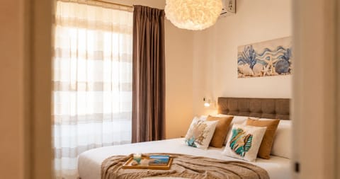 Deluxe Double or Twin Room | Desk, laptop workspace, iron/ironing board (on request), WiFi (free)