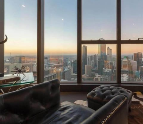Luxury Apartment, City View | Interior