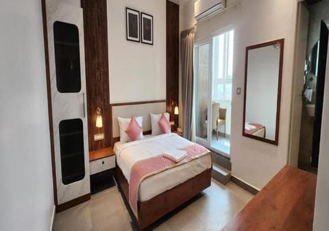 Suite, Balcony, City View | Laptop workspace, iron/ironing board (on request), WiFi (free)