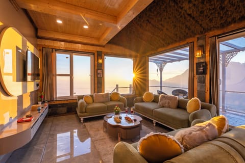 Studio Suite | Living area