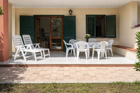 Apartment, Patio | Outdoor dining