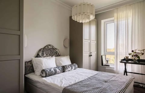 Luxury Suite, City View | Desk, laptop workspace, free WiFi