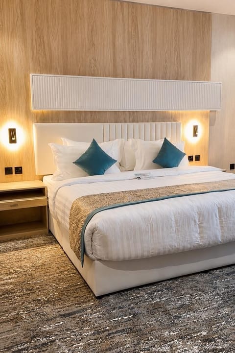 Deluxe Studio | In-room safe, blackout drapes, iron/ironing board (on request)