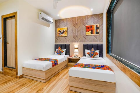 Deluxe Twin Room | Desk, laptop workspace, free WiFi