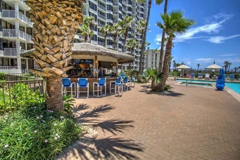 Apartment, 2 Bedrooms | Outdoor dining