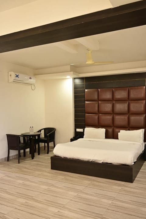 Double or Twin Room | Interior