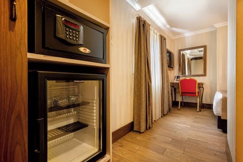 Economy Double Room | Premium bedding, minibar, in-room safe, desk