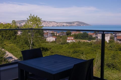 Comfort Apartment, Balcony, Sea View | Outdoor dining