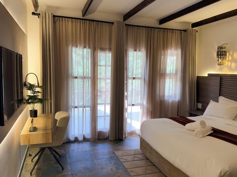 Comfort Double or Twin Room, Mountain View | Desk, WiFi (free)