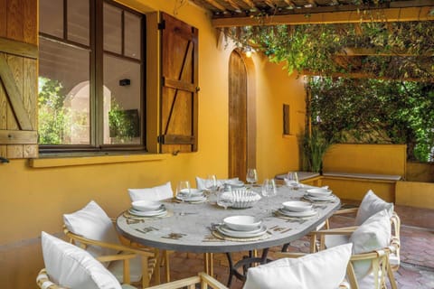 Apartment | Outdoor dining