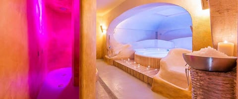 Couples treatment rooms, sauna, hot tub, steam room, Turkish bath