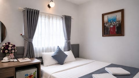 Superior Room | In-room safe, desk, blackout drapes, soundproofing