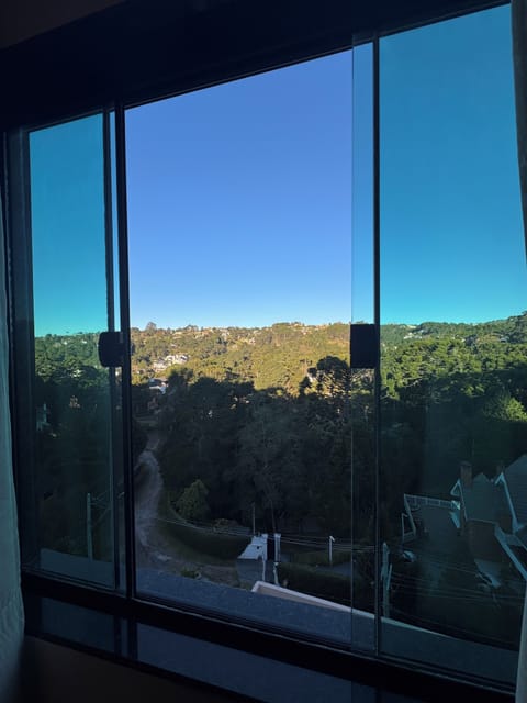 Deluxe Double Room, 1 King Bed, Mountain View | Interior