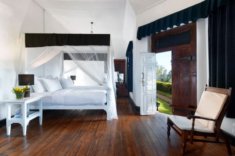 Farquharson (Double room) | In-room safe, desk, WiFi (free), bed sheets