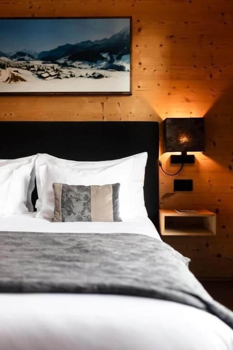 Double Room, Mountain View | In-room safe, desk, soundproofing, WiFi (free)