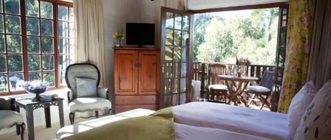 In-room safe, desk, soundproofing, free WiFi