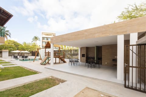 Apartment | Outdoor dining