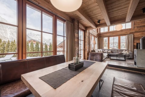 Chalet | Dining