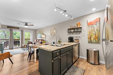Condo, Multiple Beds, Mountain View (437 Notch Ln 7) | Interior