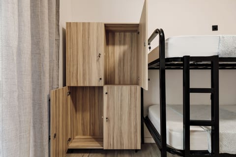 Basic Shared Dormitory, Mixed Dorm, Non Smoking