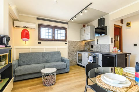 Penthouse, City View | Living area