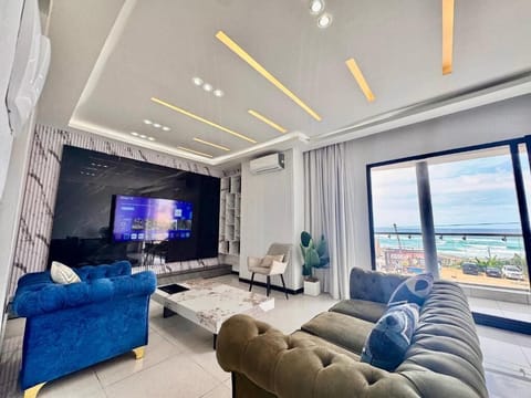 Apartment, 2 Bedrooms, Balcony, Sea View | Living area
