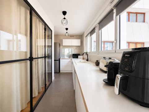 Apartment | Private kitchen | Fridge, oven, stovetop, dishwasher