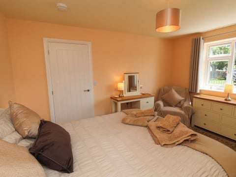 3 bedrooms, WiFi (free), individually decorated, individually furnished