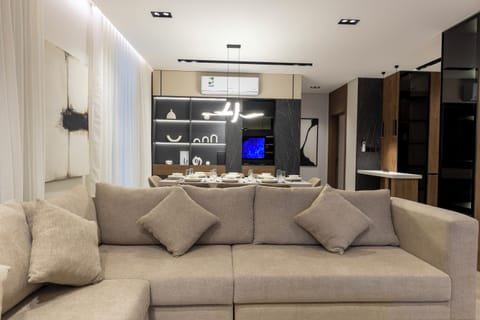Apartment (3 Bedrooms) | Front of property