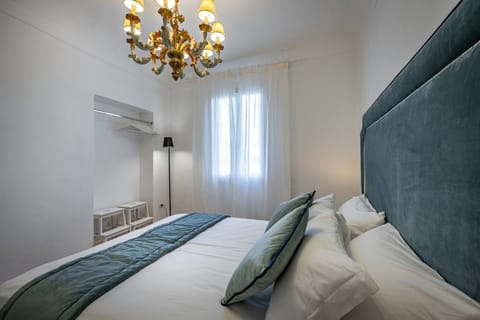 Apartment, 3 Bedrooms, 2 Bathrooms | 3 bedrooms, down comforters, iron/ironing board, WiFi (free)